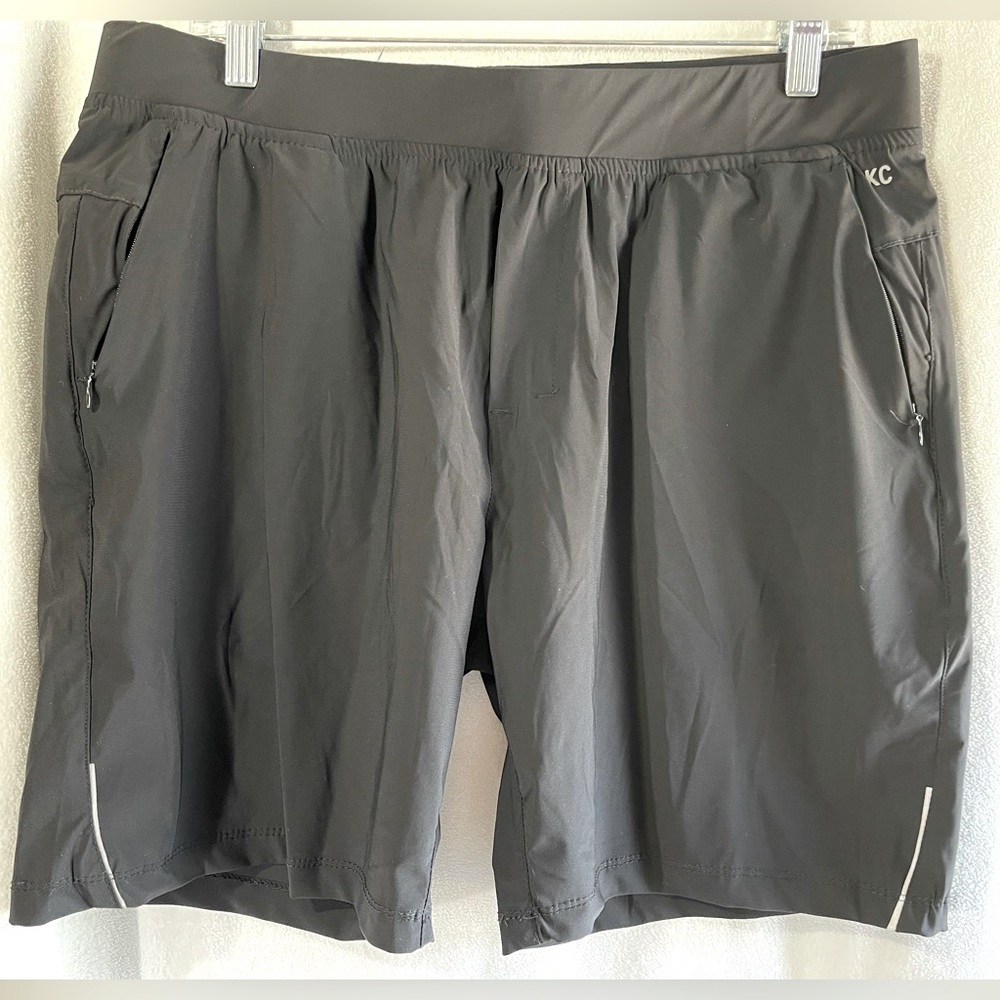 Kenneth Cole Men’s Black Athletic Shorts. Size Large